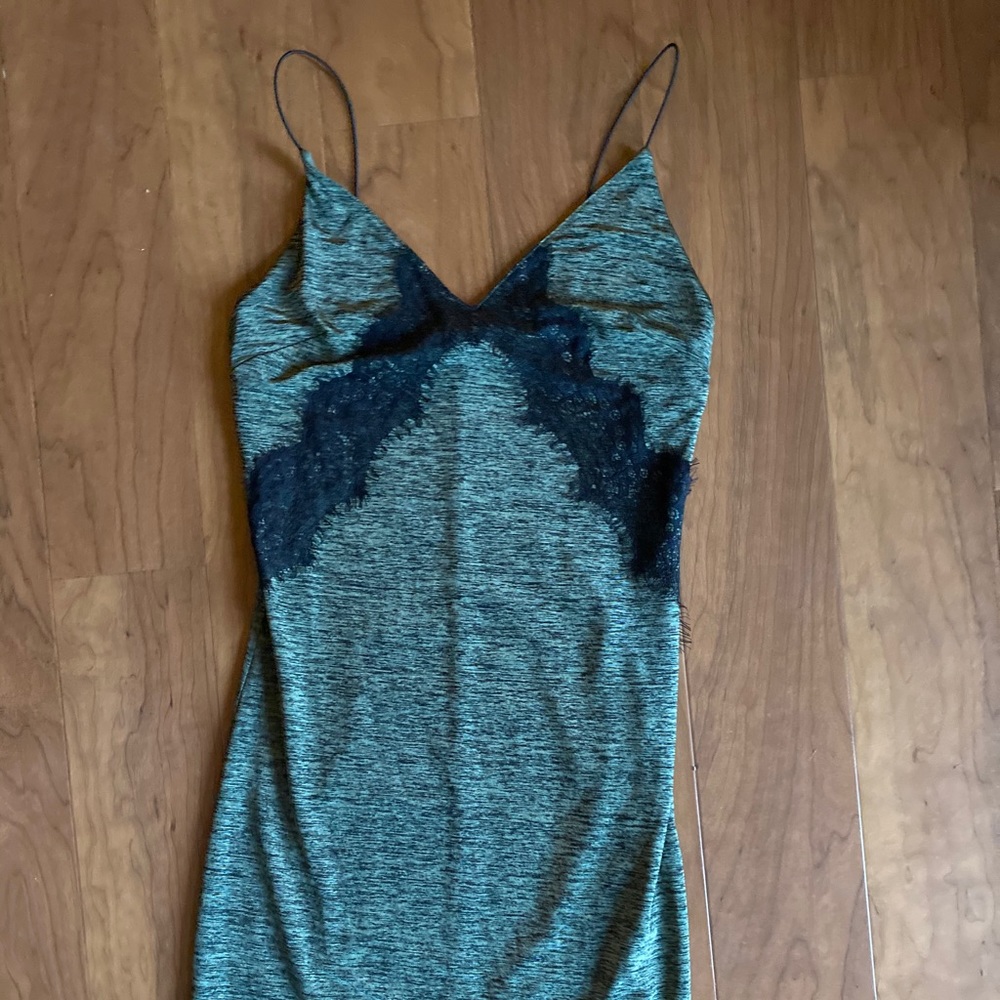 Kendall and Kylie olive green and black dr…